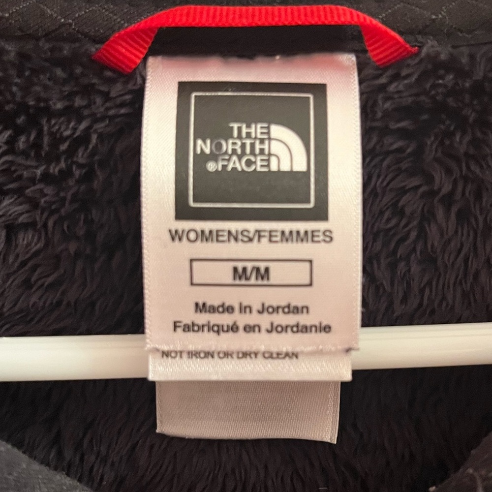 North face black women’s pullover fleece, size medium - Picture 3 of 3